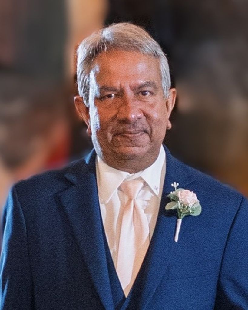 Jonathan Jones Profile Photo