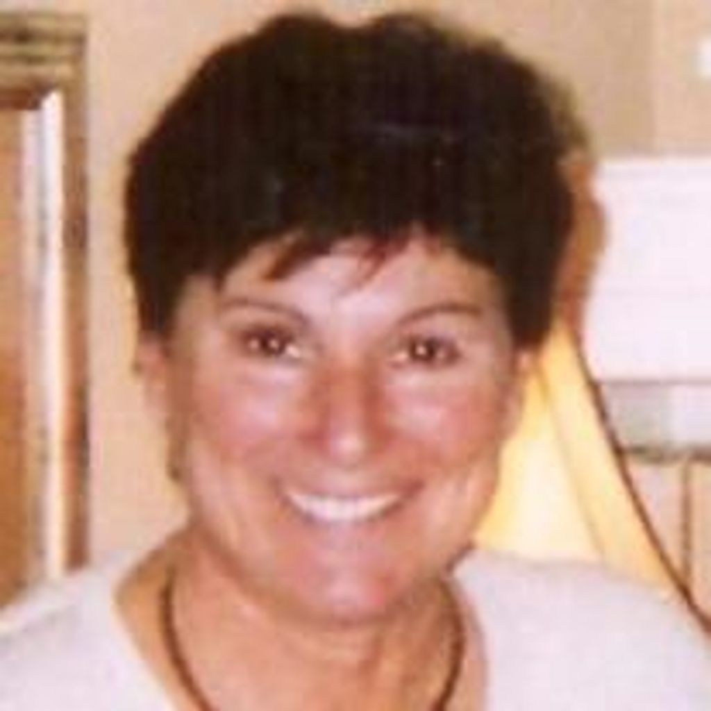 Julie Mantione Profile Photo
