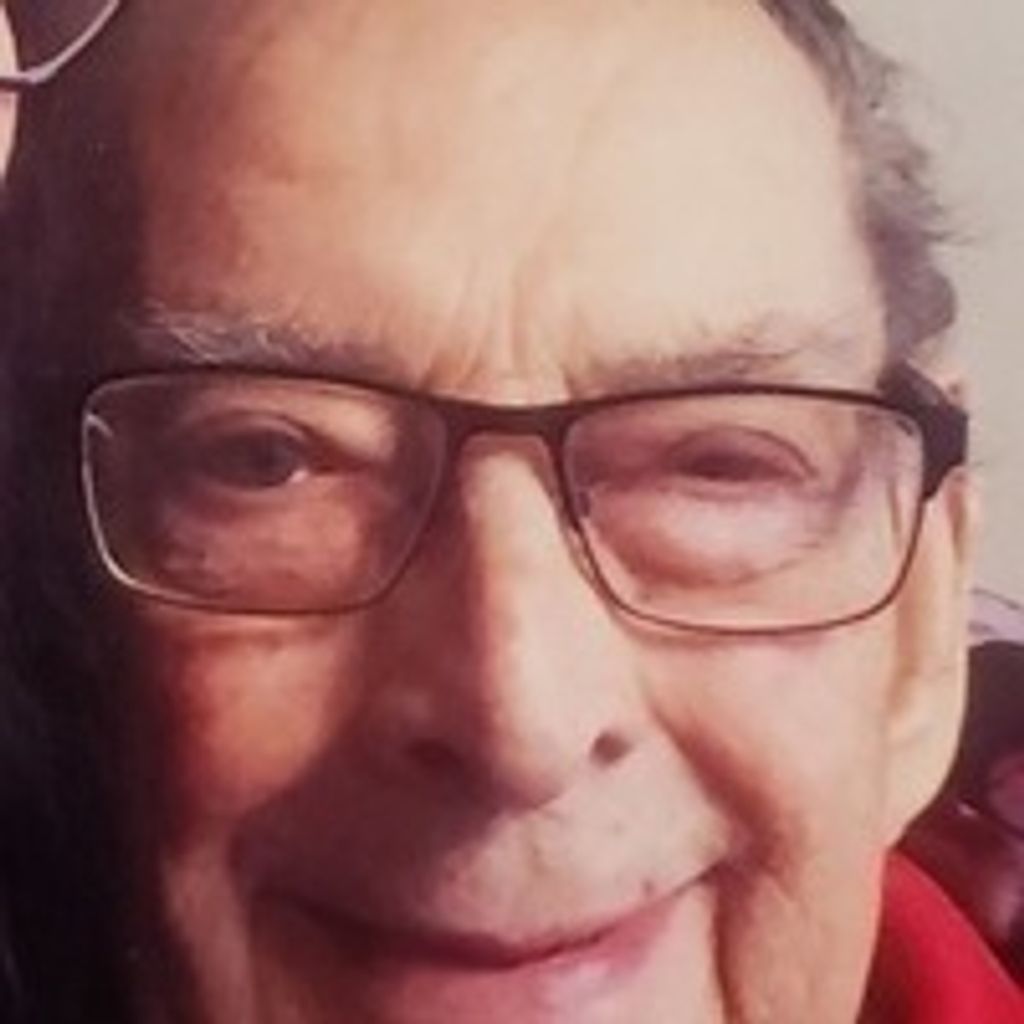 Robert Molloy Profile Photo