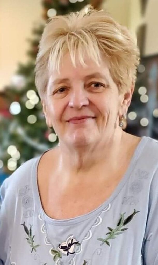 Donna Marie Hryculak Profile Photo