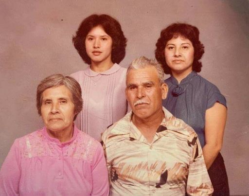 Salomon Cisneros photo gallery thumbnail 5 of 87