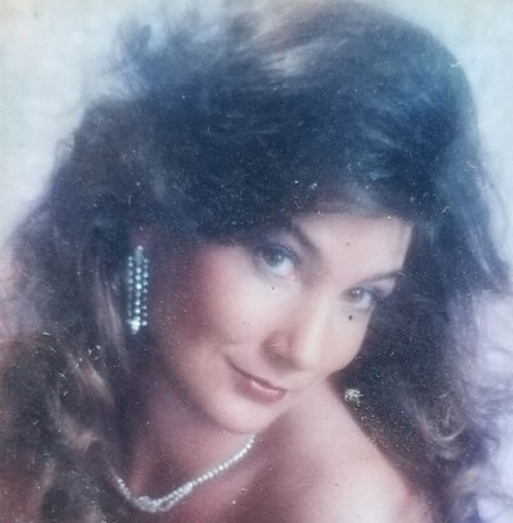 Becky Lewis Profile Photo