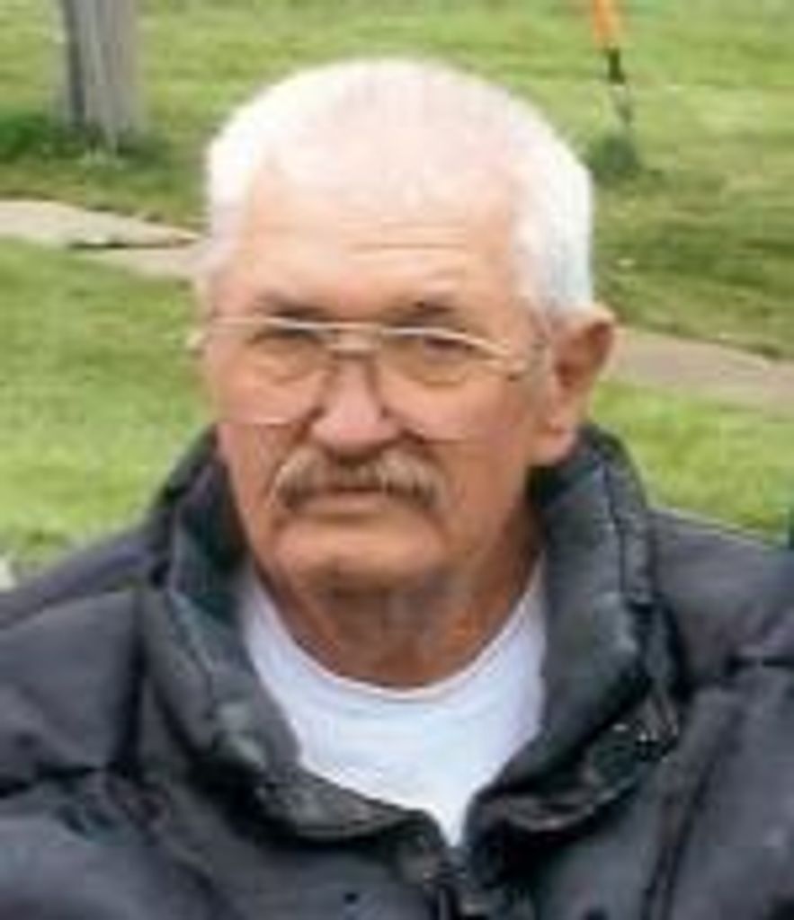 Bertil "Chuck" Carlson