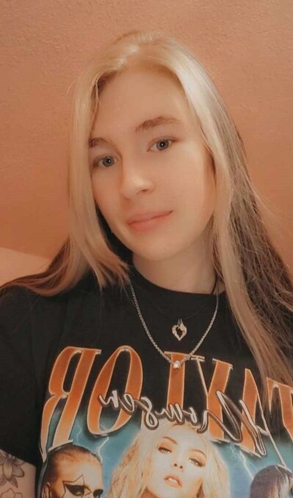 Katie Leellen Floyd Profile Photo