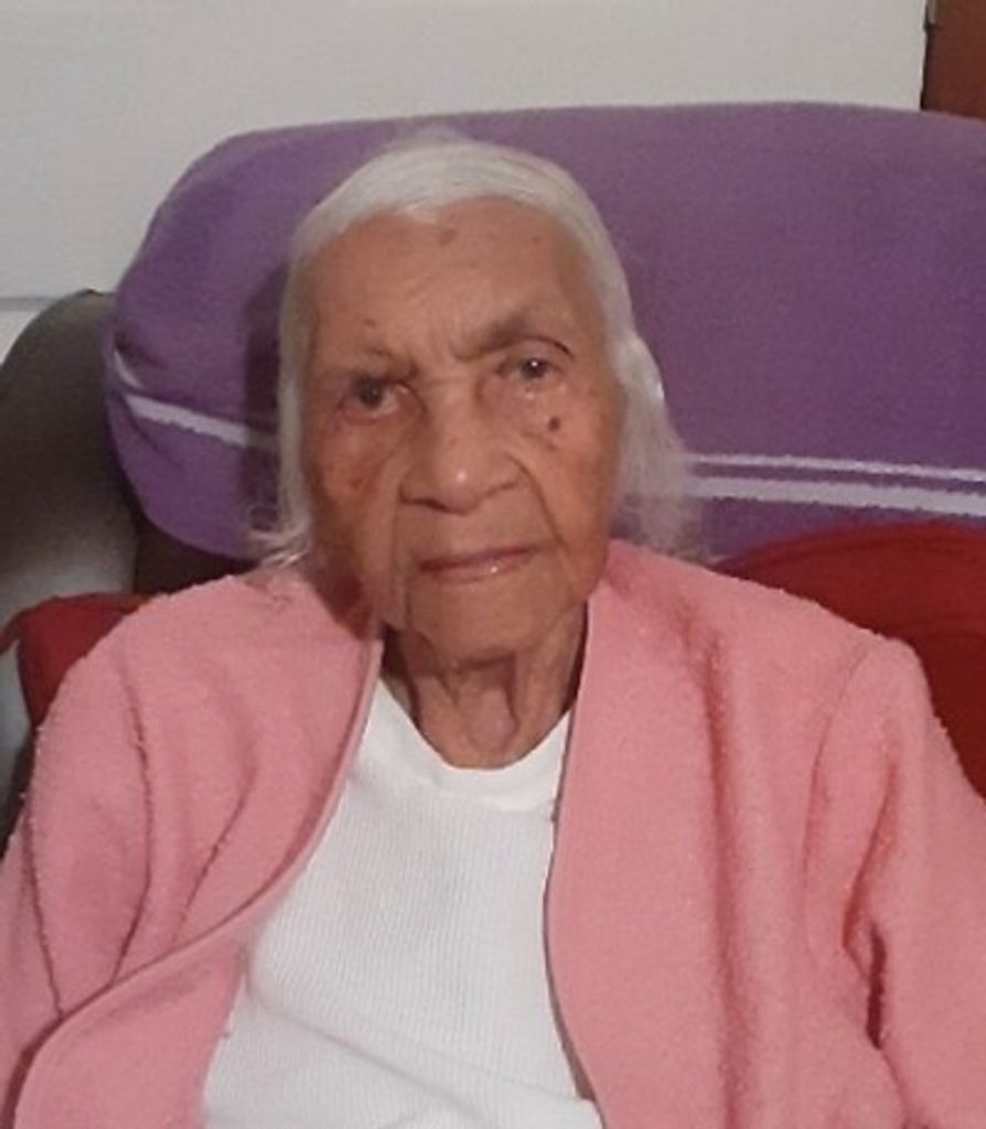 Estella Gardenhi Profile Photo