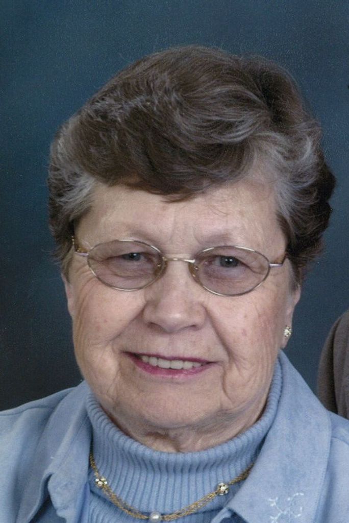 Monna Lou Leach