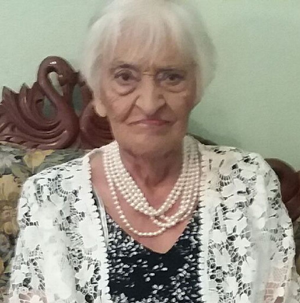 Isabel R Pena