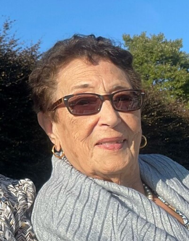 Alice Silveira Profile Photo