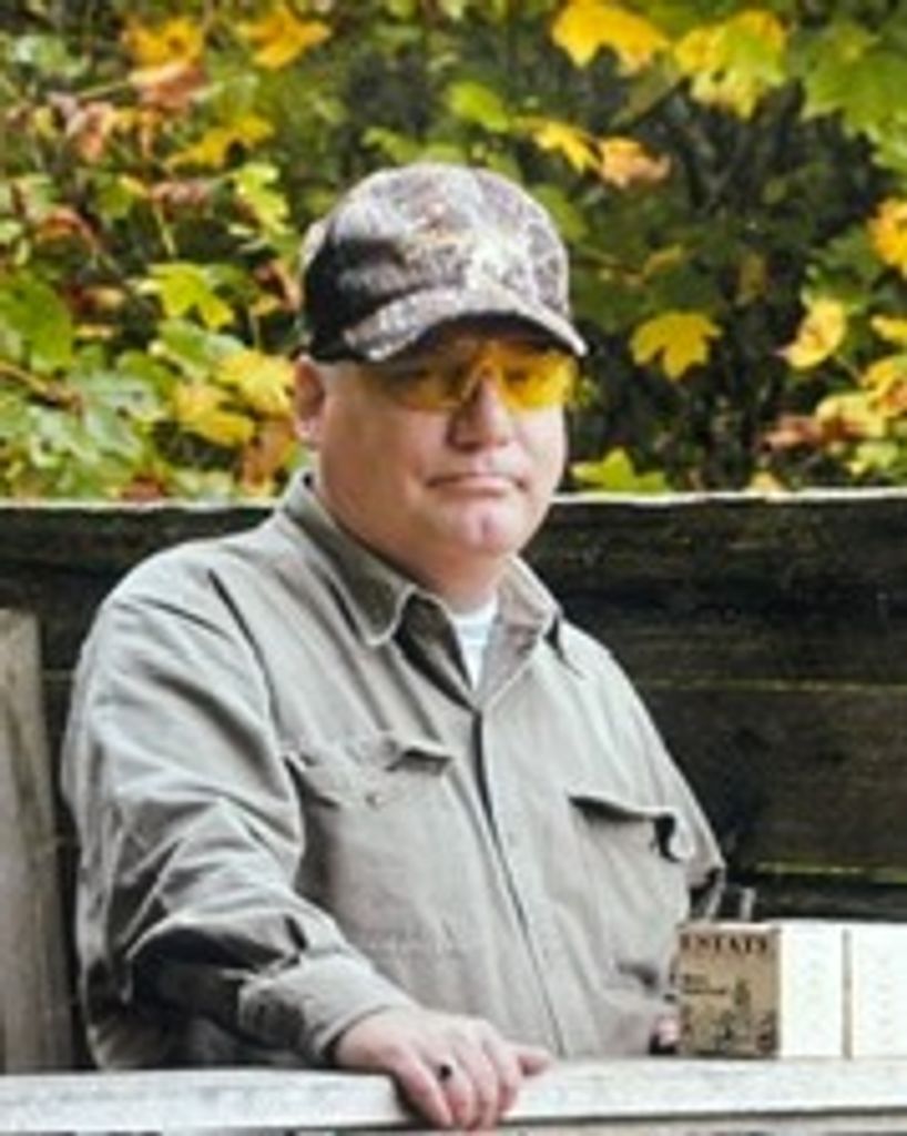 Daniel Joseph Huettl Profile Photo