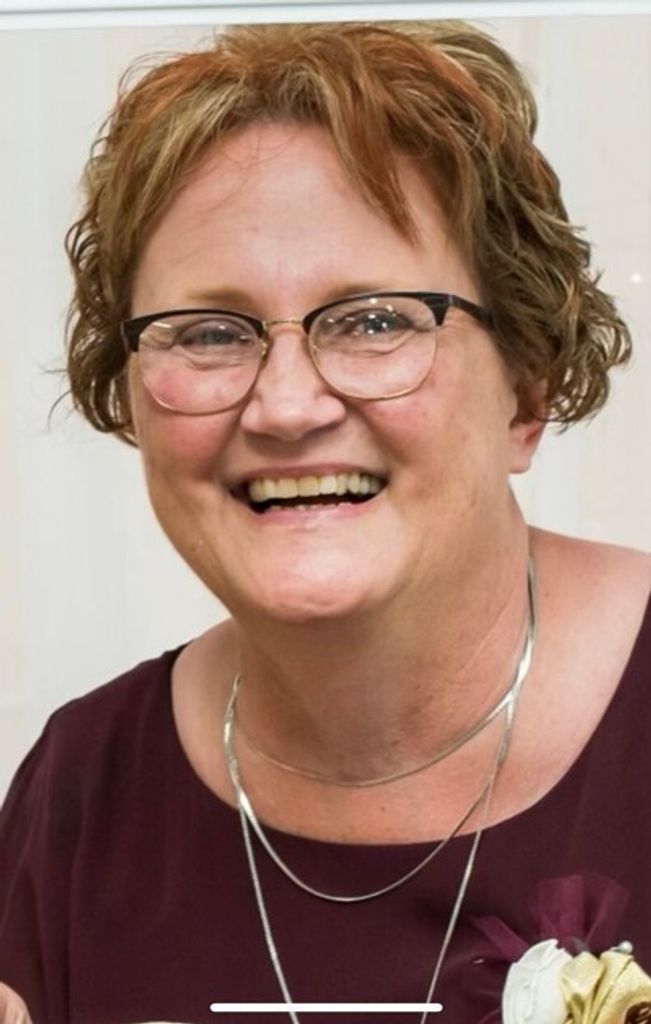 Julie Grabowska Profile Photo