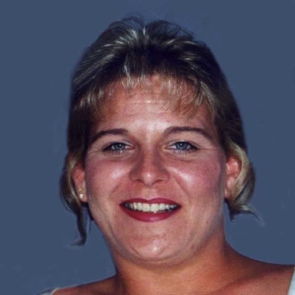 Angela L. Buijs