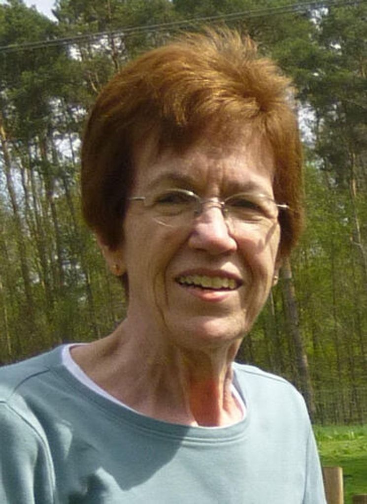 Leppold, Bernadette C Profile Photo