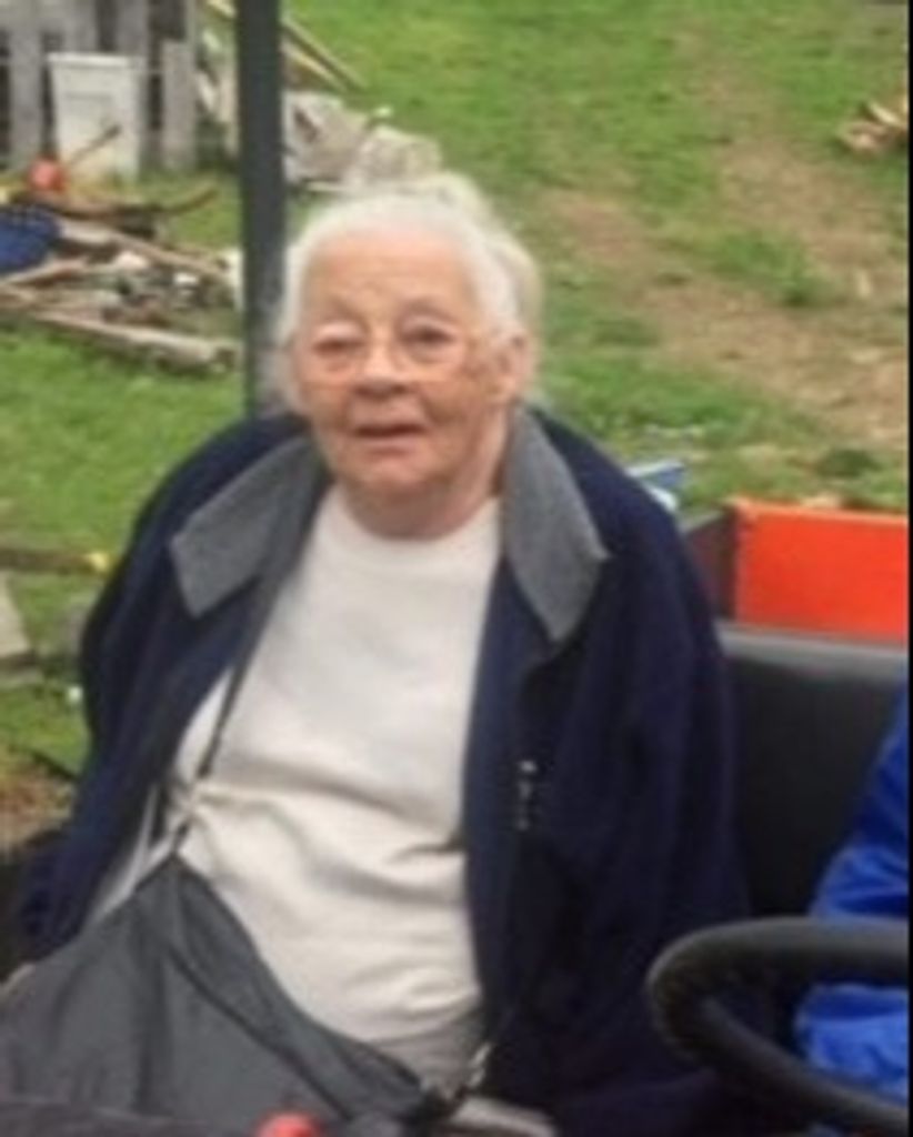 Wanda Lorraine Woodward Taylor