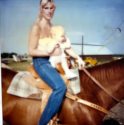 Ashley Kelley photo gallery thumbnail 12 of 108