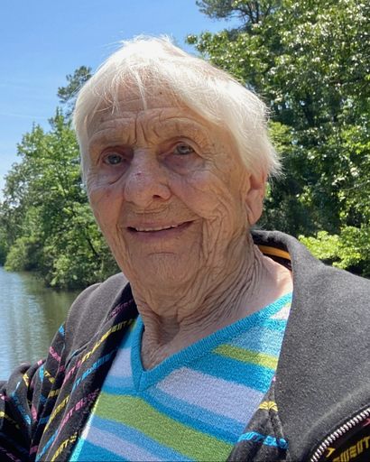Irmgard Morrill's obituary image