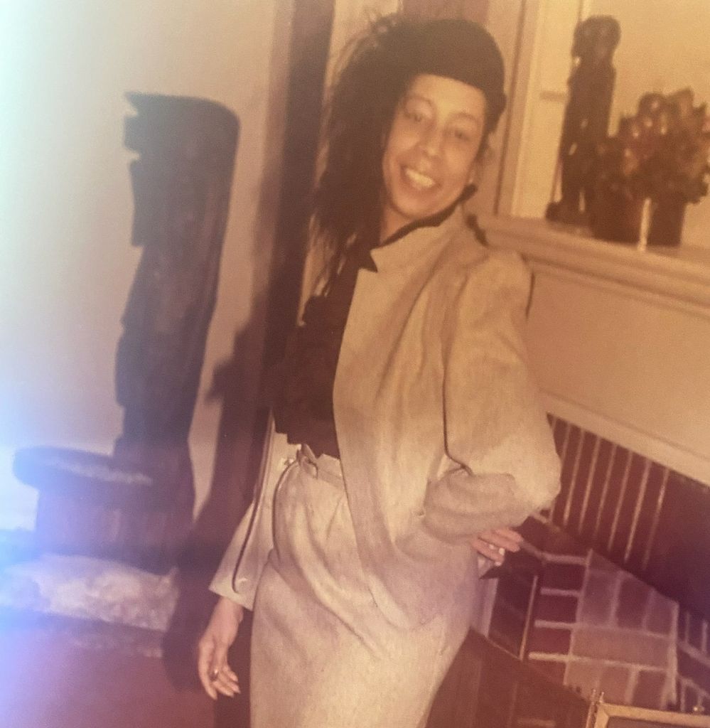 JOAN LOVE DIXON