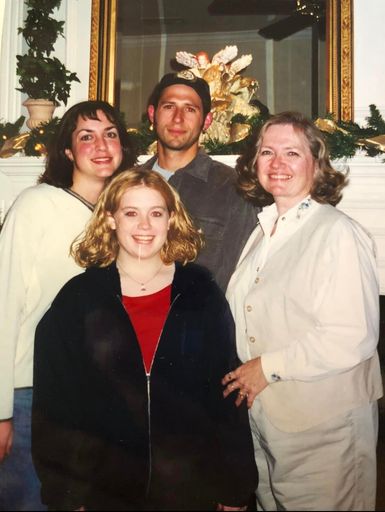Joanna Schuster photo gallery thumbnail 6 of 100