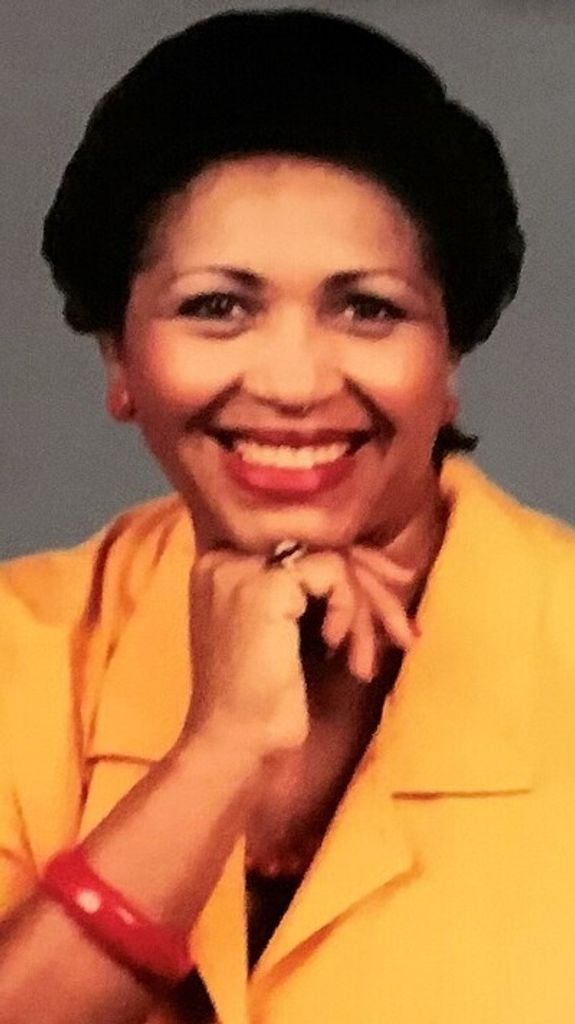 Stella Louis Degree Profile Photo