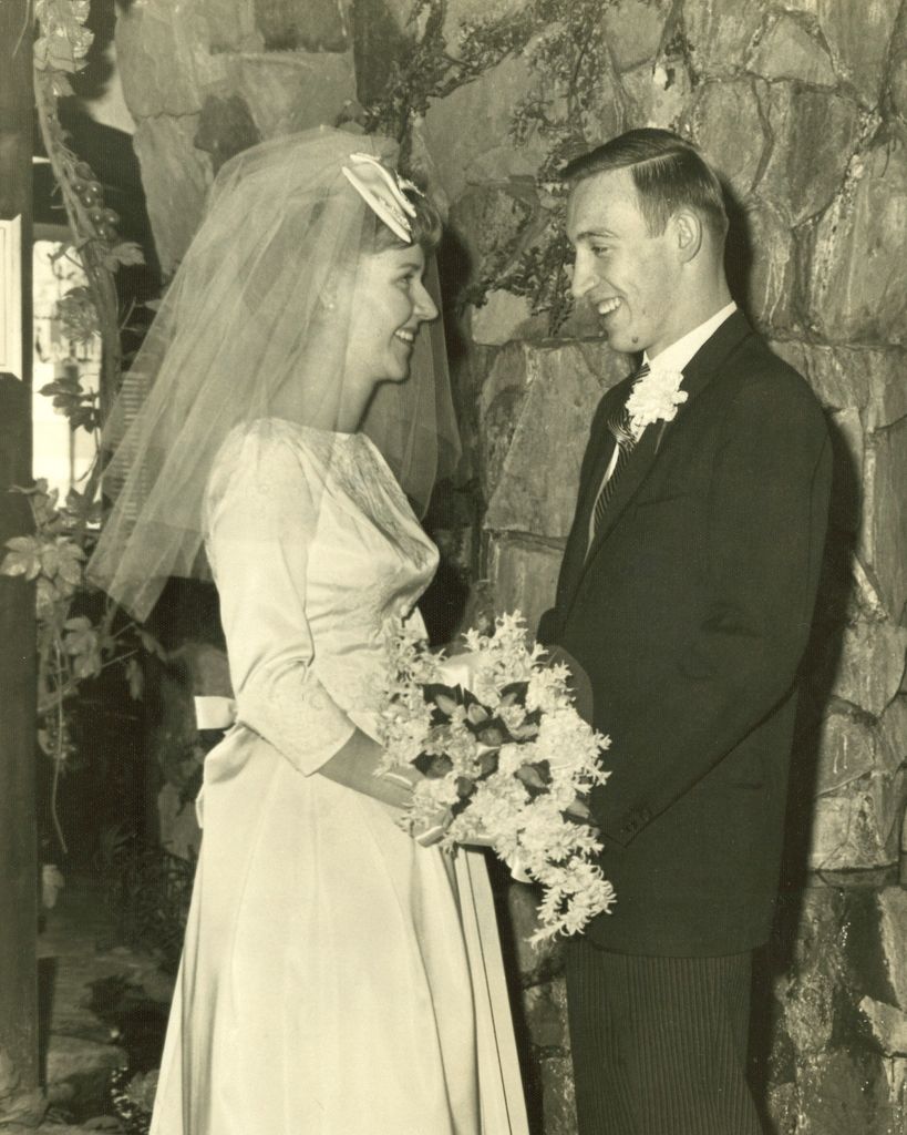 Lesley Frances Tholkes