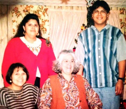 Yolanda C. Gonzalez photo gallery thumbnail 110 of 357