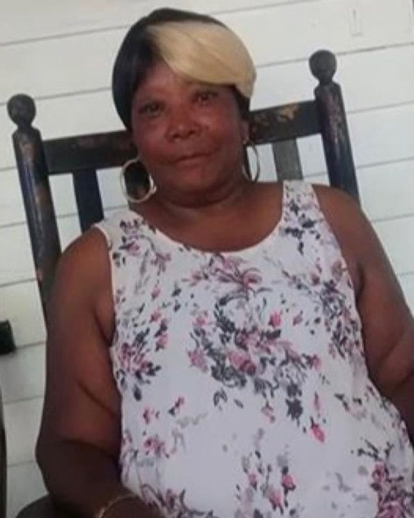 Roxanna “Foxie Roxie” Nixon Profile Photo