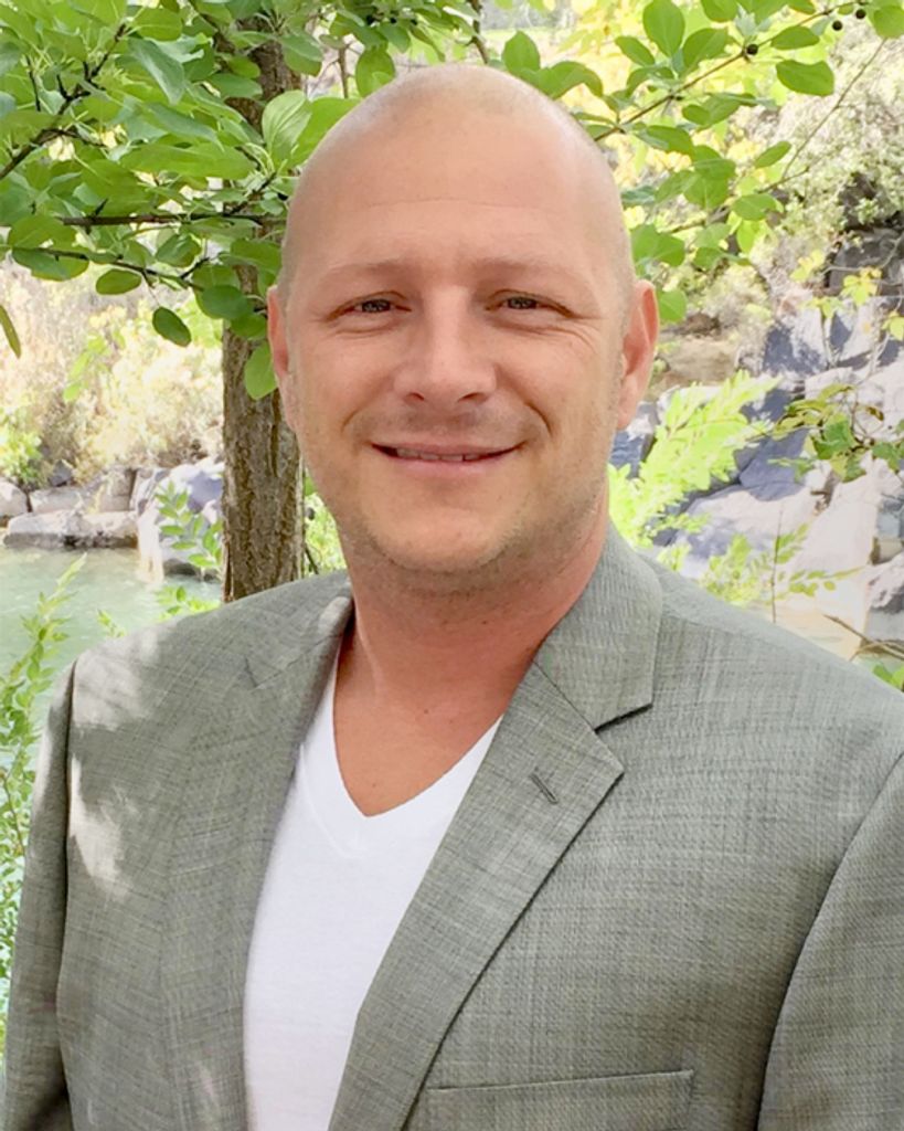 Chad Ray Elliott Profile Photo