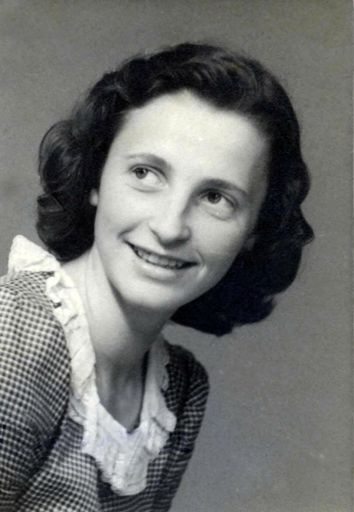 Grace Wierenga photo gallery thumbnail 3 of 83