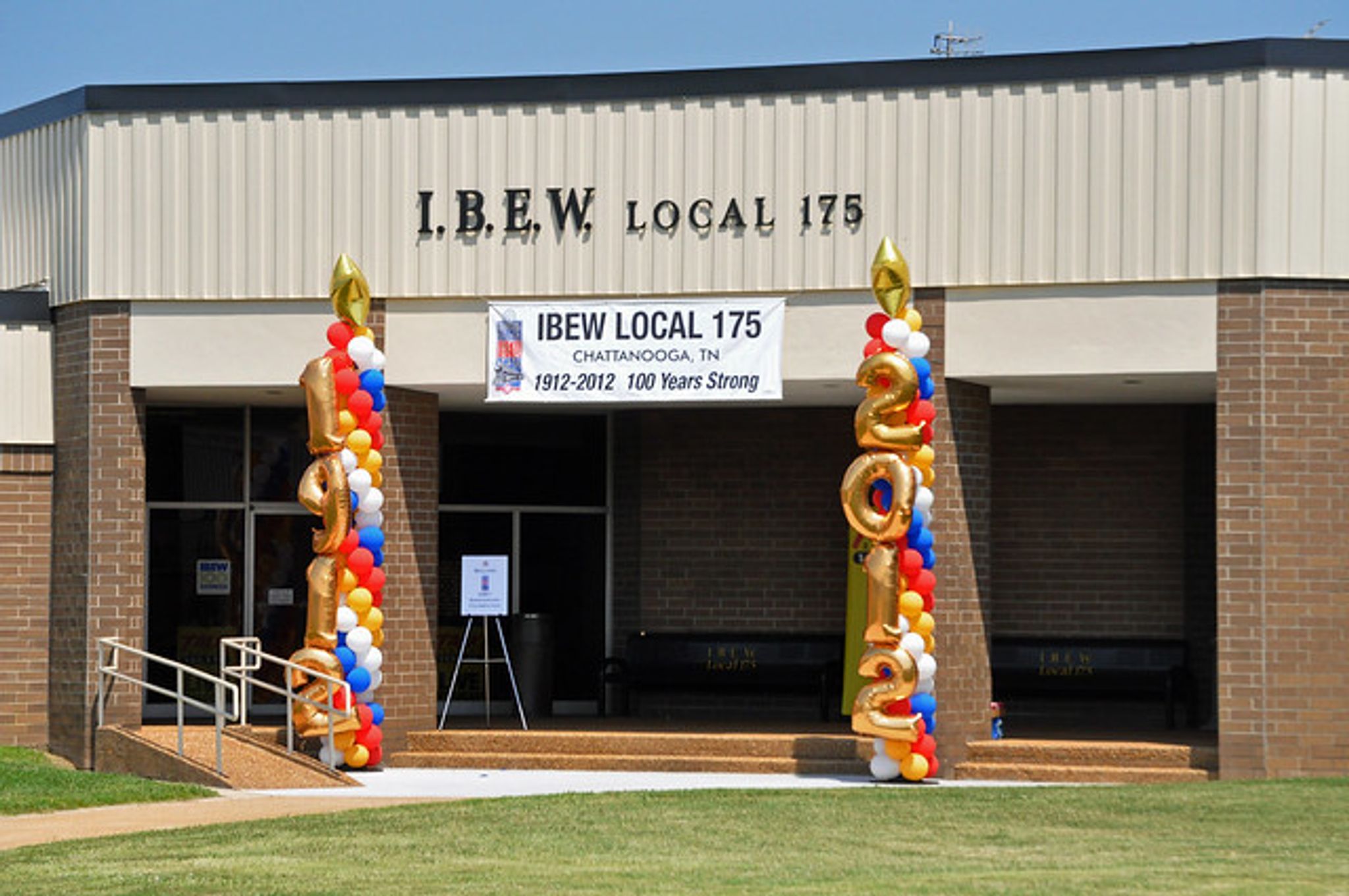 Cover for David Scoggins, Jr.'s Obituary