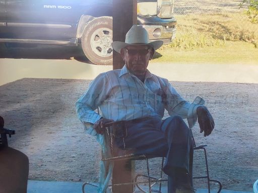 Santos Valdez Sr. photo gallery thumbnail 35 of 151