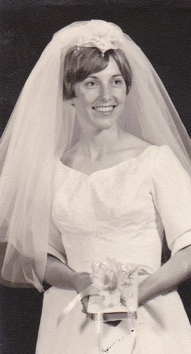 Linda Kay Davis photo gallery thumbnail 30 of 45