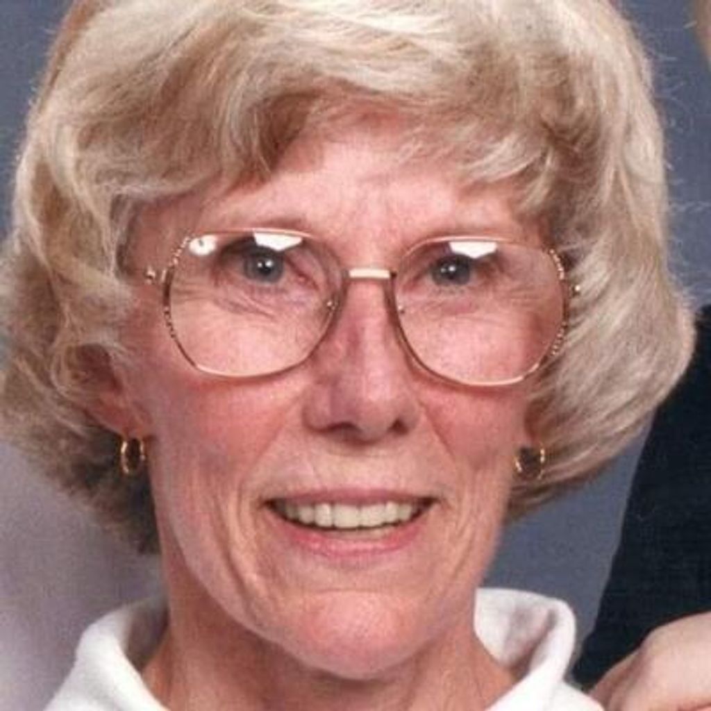 Lois Arlene Dinucci Profile Photo