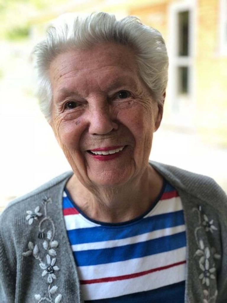 Deloris "Dee" Cooper Profile Photo