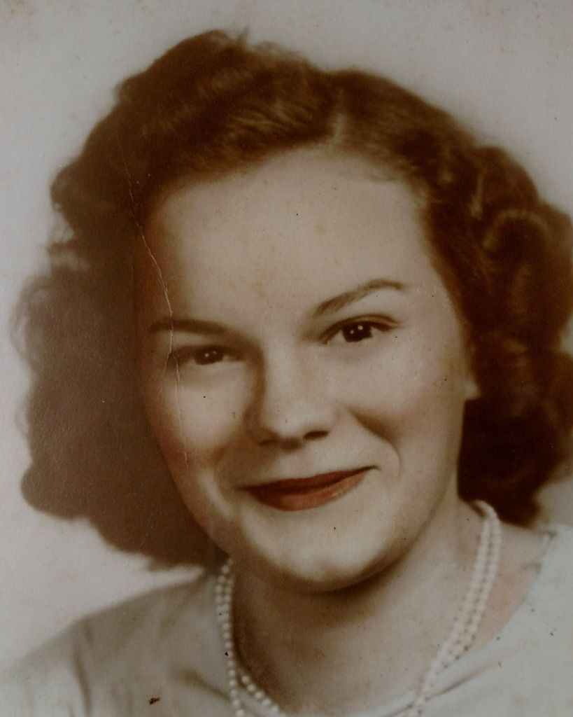 Eloise Linder Robertson Profile Photo