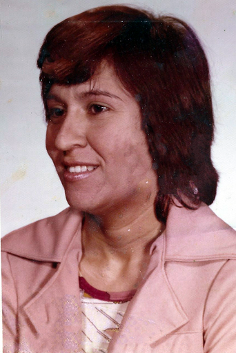 Yolanda C. Gonzalez photo gallery thumbnail 68 of 357