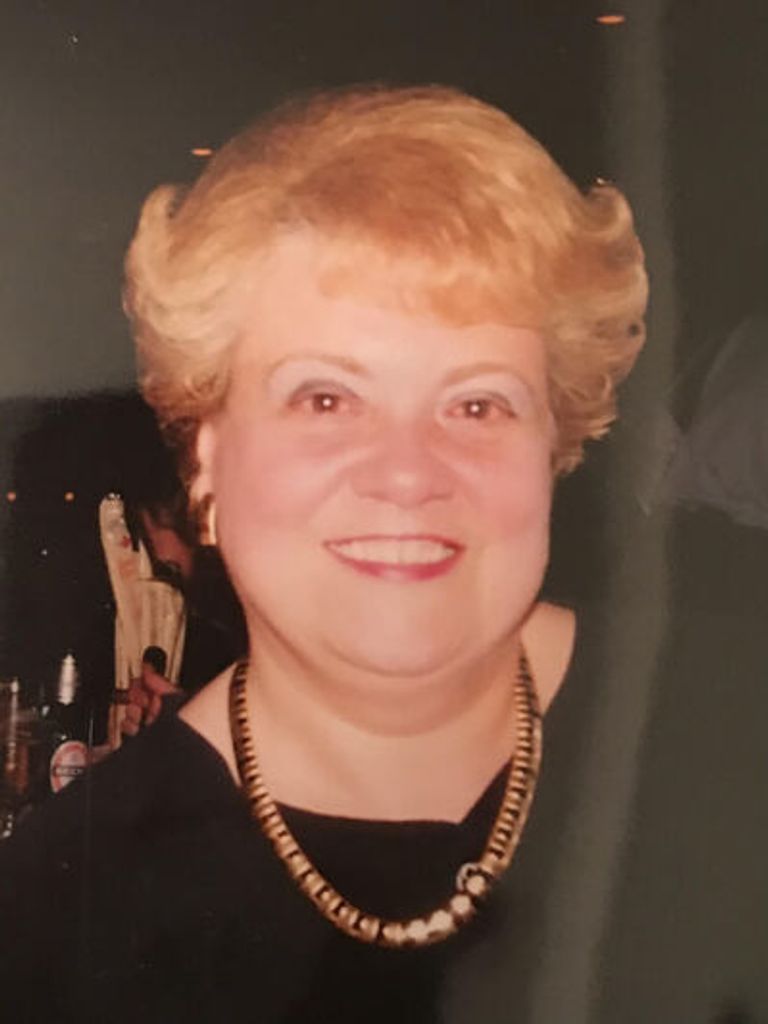 Linda Cilalla Profile Photo