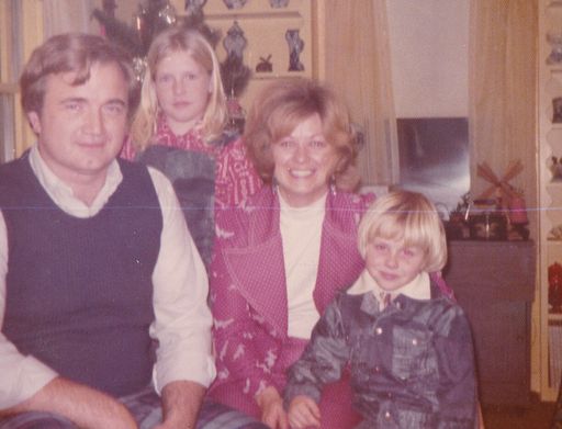 Carolyn J. (Bergstrom)  Bohl photo gallery thumbnail 4 of 133