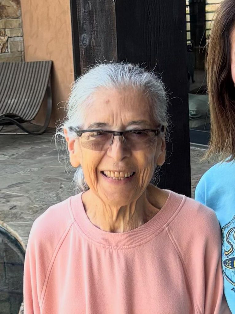 Rosantina "Rosa" Constancia Reyes Profile Photo