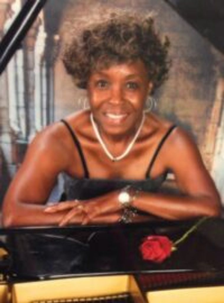 Elizabeth Weathers Profile Photo