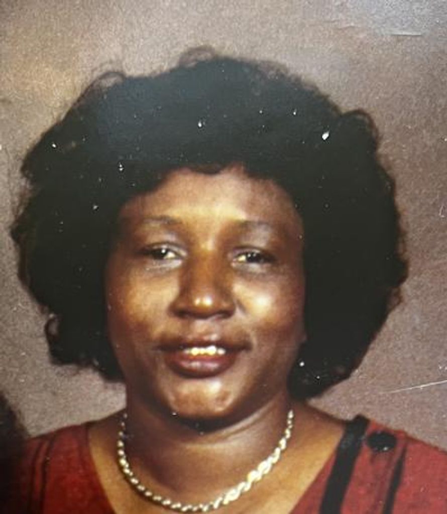 Ms. Elnera Gillis Profile Photo