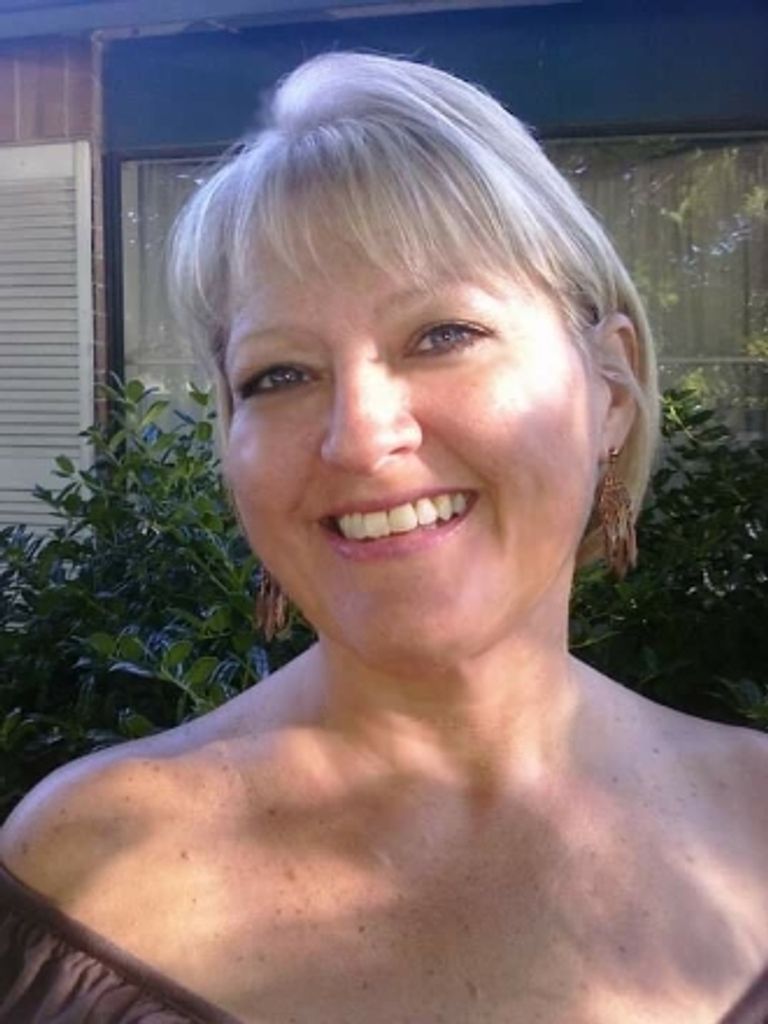 Amanda Alice Martin Profile Photo