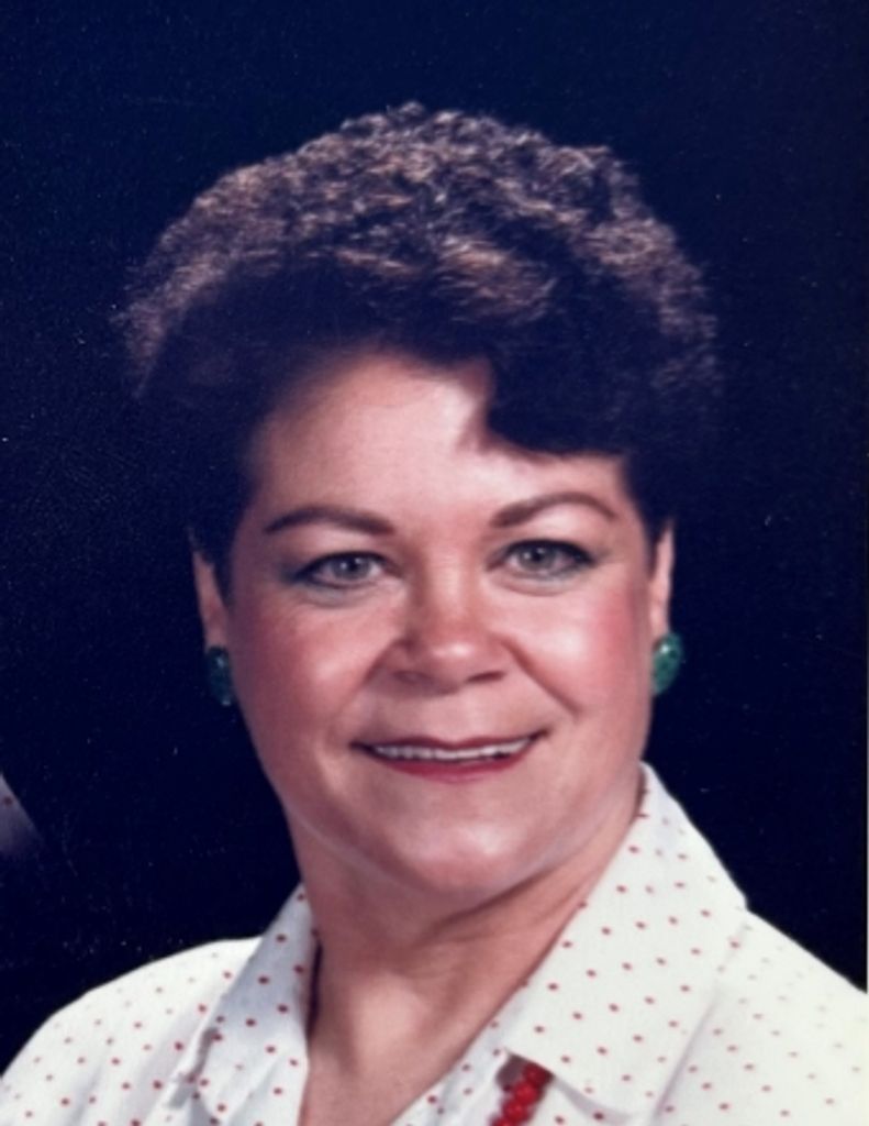 Julia Mae Holmes Profile Photo