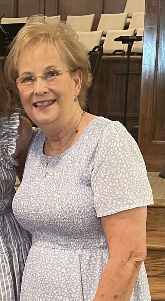 Caroline Hobbs Profile Photo