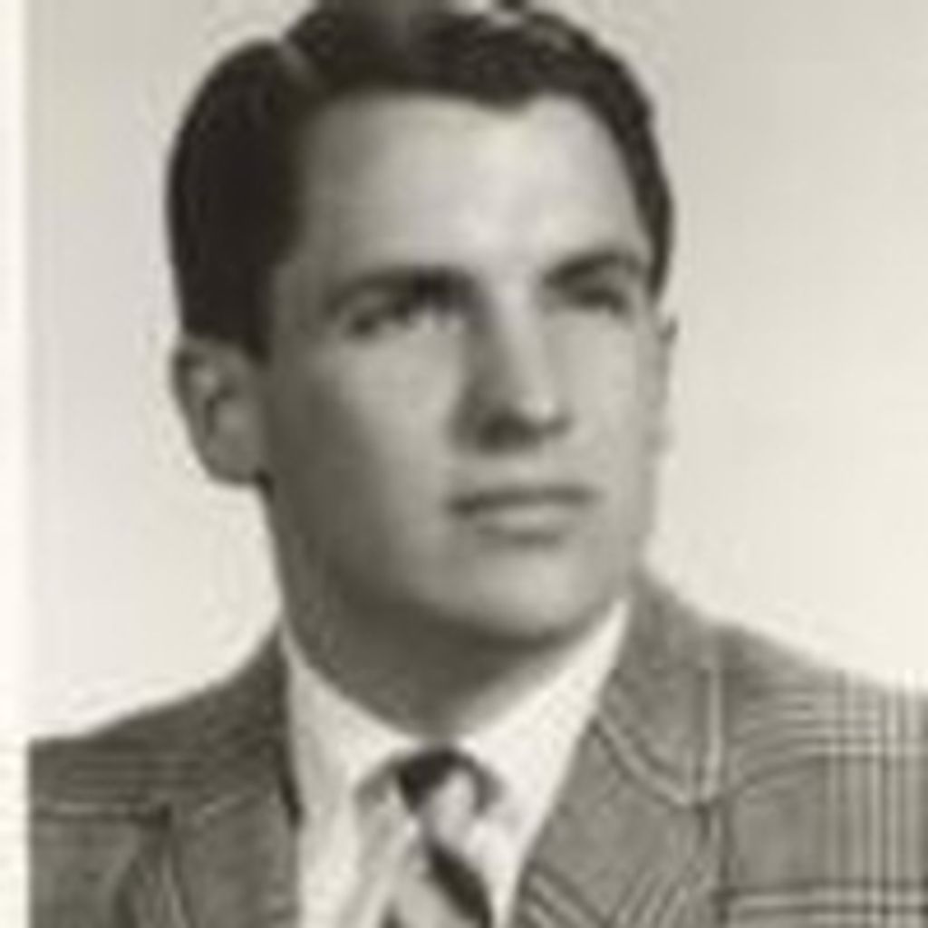 Robert Elliott Bluhm Profile Photo