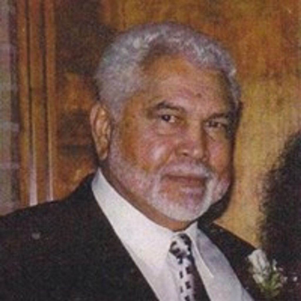 Manuel Richard Flores