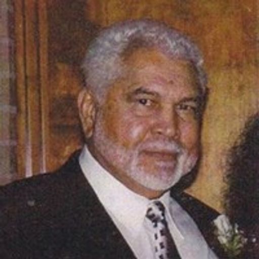 Manuel Richard Flores Profile Photo