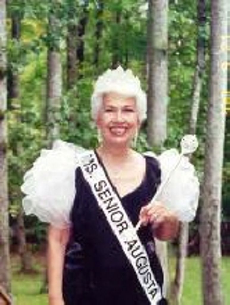 Maudy Esther Lysse Profile Photo