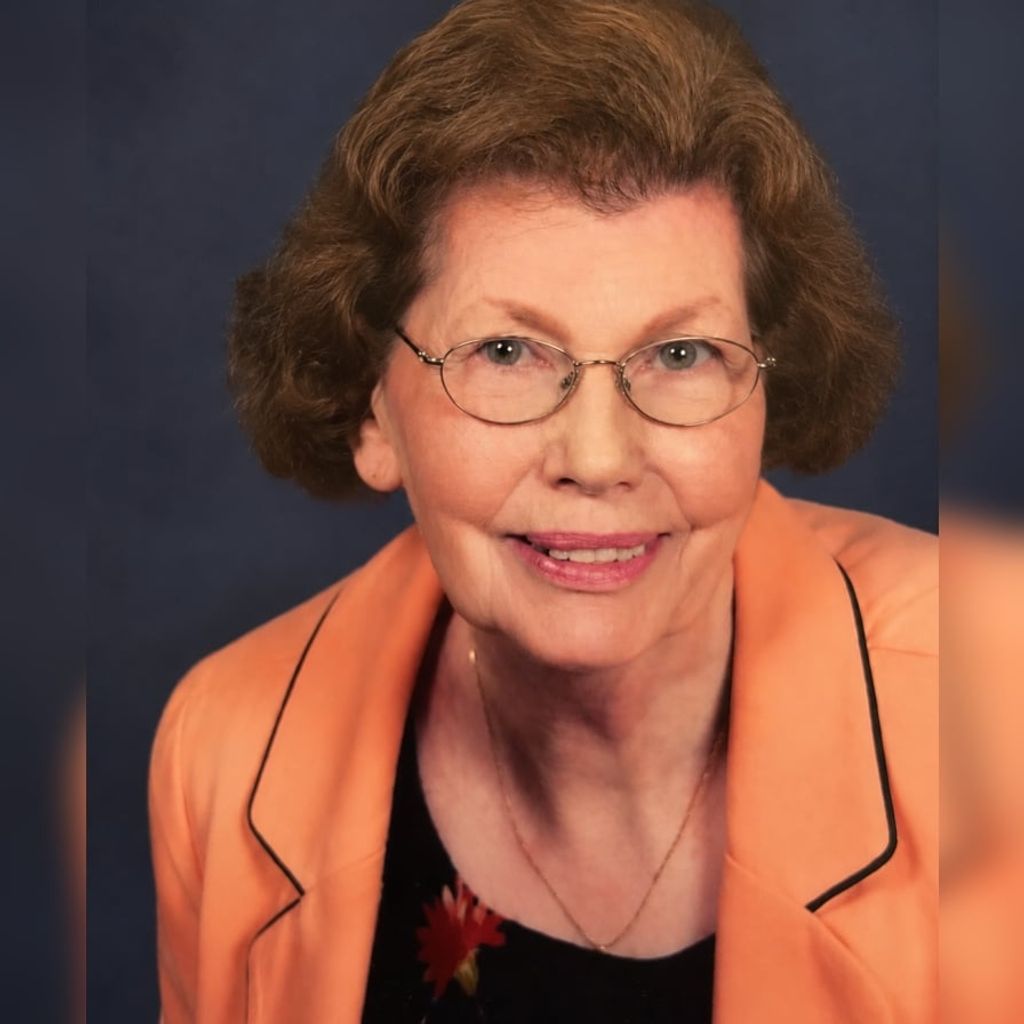 Elizabeth Warnock Profile Photo