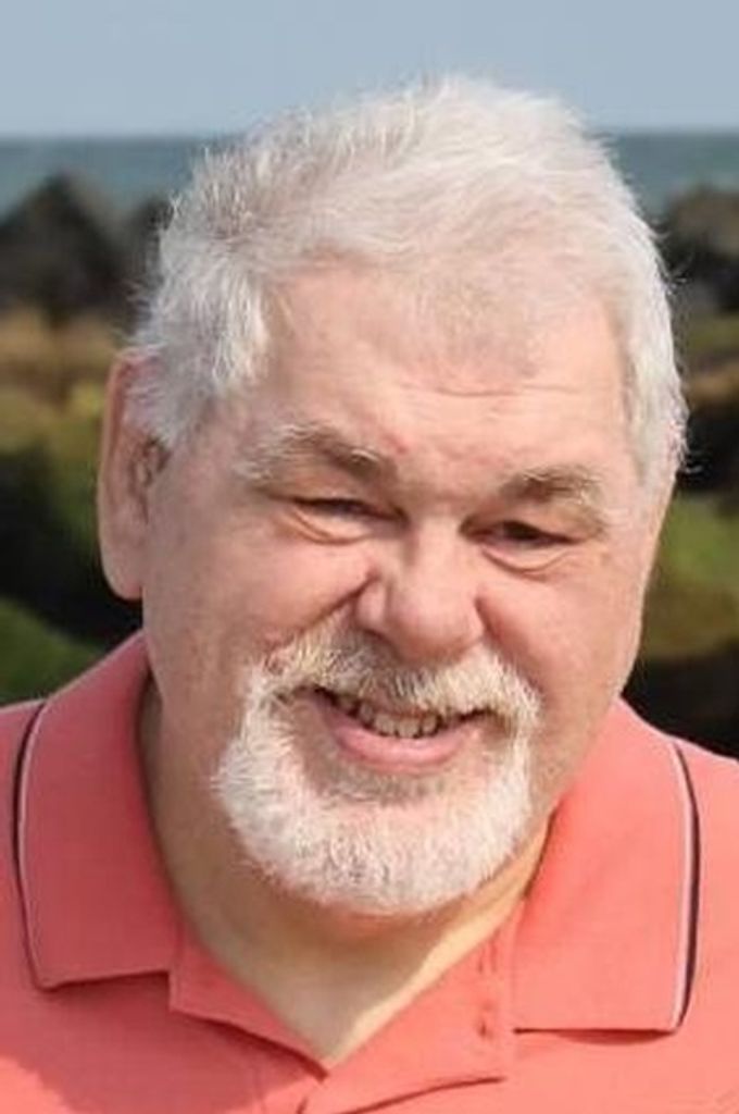 Roger E. Davis Profile Photo