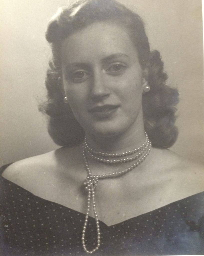 Anne J. Amendola