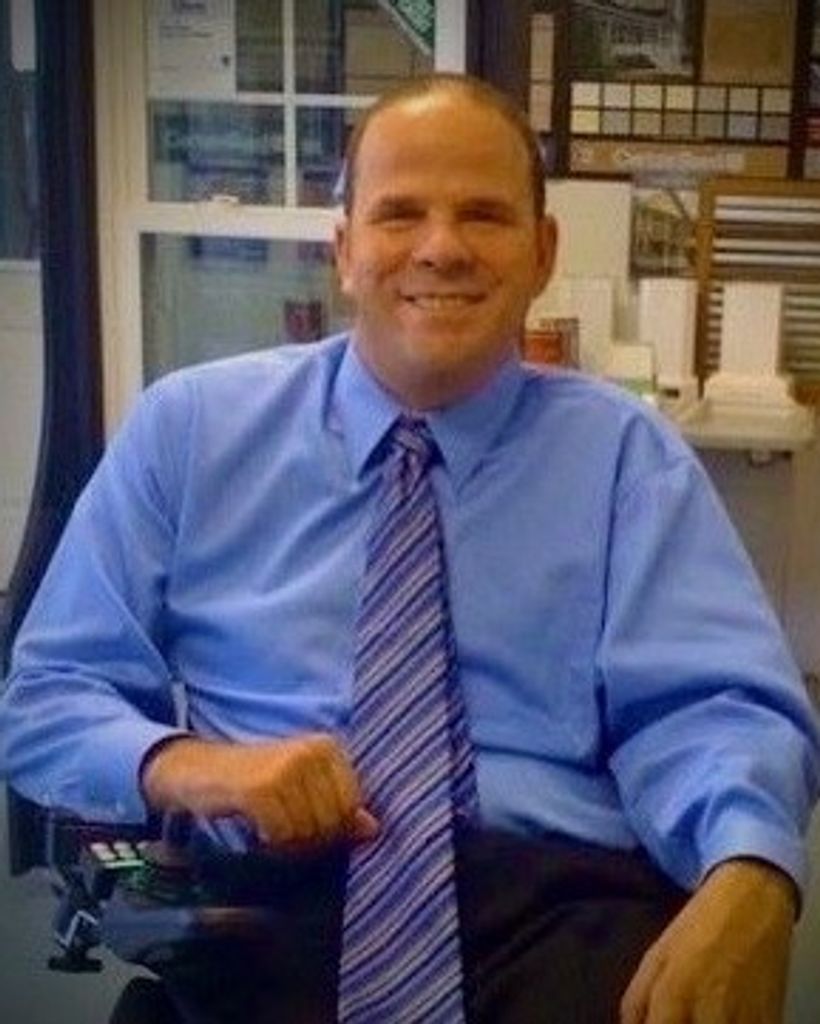 Craig Everett Simpson Profile Photo